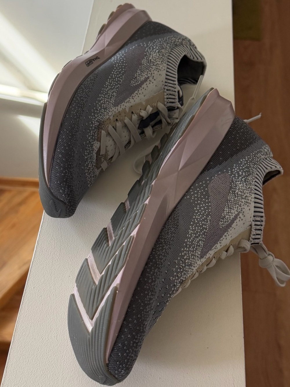 “BROOKS”(DNA,AMP levitate 2)shoes for women.Size-9,color-gray/purple.💜 - Picture 8 of 12